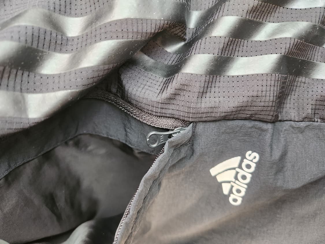 아디다스 반바지 3선 우븐 쇼츠 FI8761사이즈L

스포츠웨어/하의/바 상품이미지9