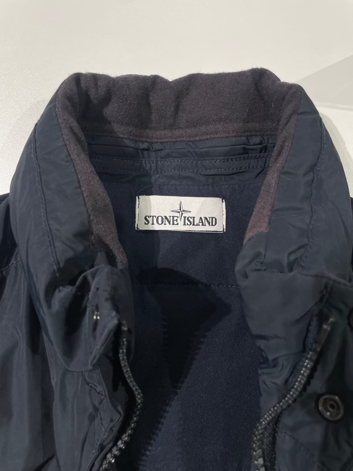 스톤 아일랜드 다크 네이비 와펜 덕 다운 패디드 자켓 상품이미지7