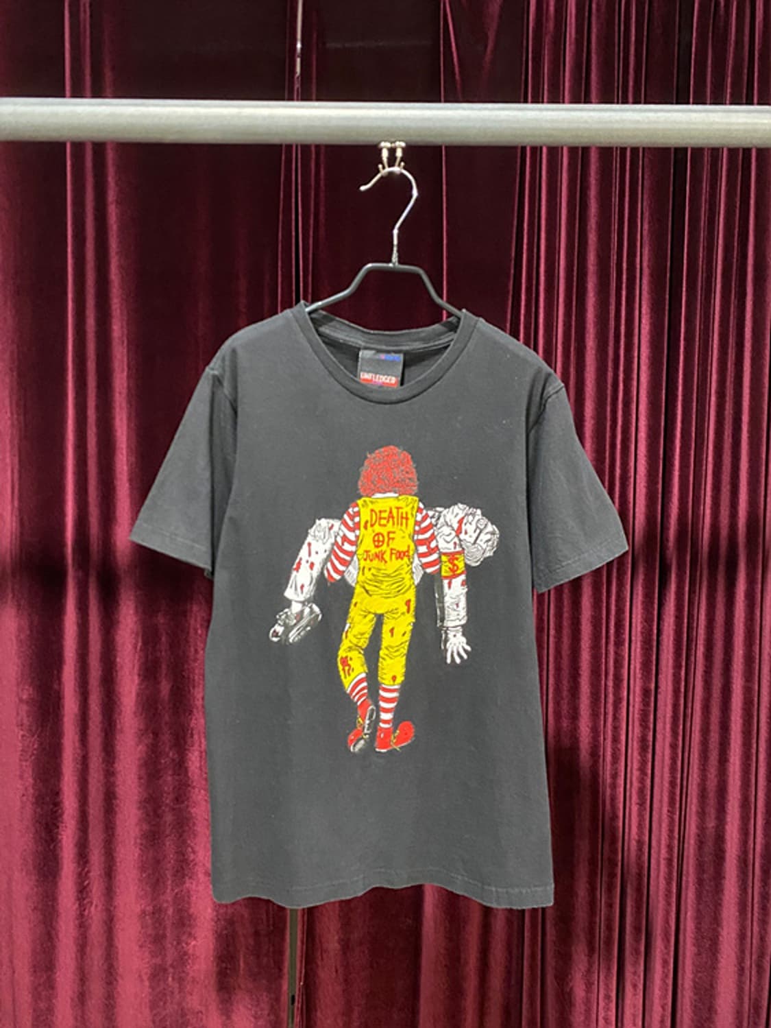 UNFLEDGED death of junk food T-shirt 상품이미지1