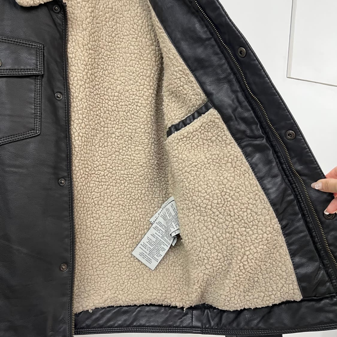 리바이스 가죽 셰르파 레더 양털 트러커 자켓 상품이미지5