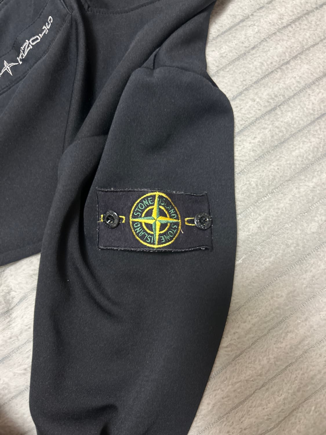 스톤아일랜드 후드집업 상품이미지2