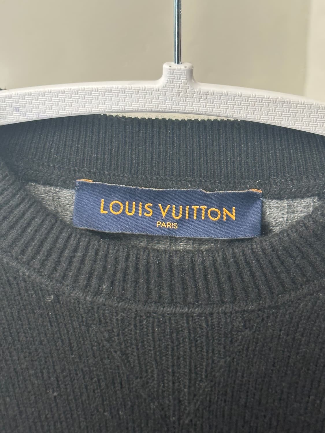 A / M 루이비통 하프앤하프 캐시미어 크루넥 니트 블랙 화이트 상품이미지3