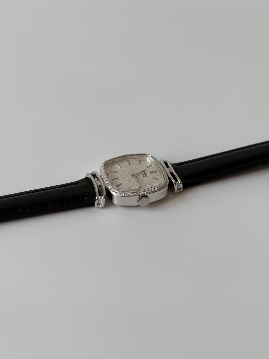 1980s Texture Bezel Square Ladies Quartz 상품이미지4