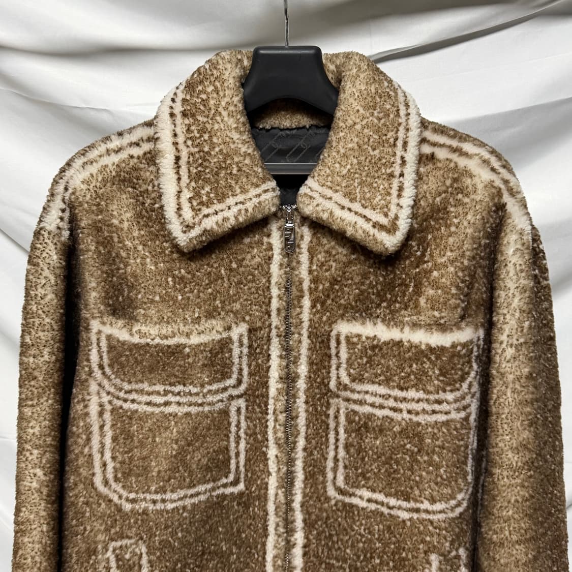 [새상품/오버핏46] 23FW 펜디 시어링 밍크퍼 브라운 자켓 상품이미지2