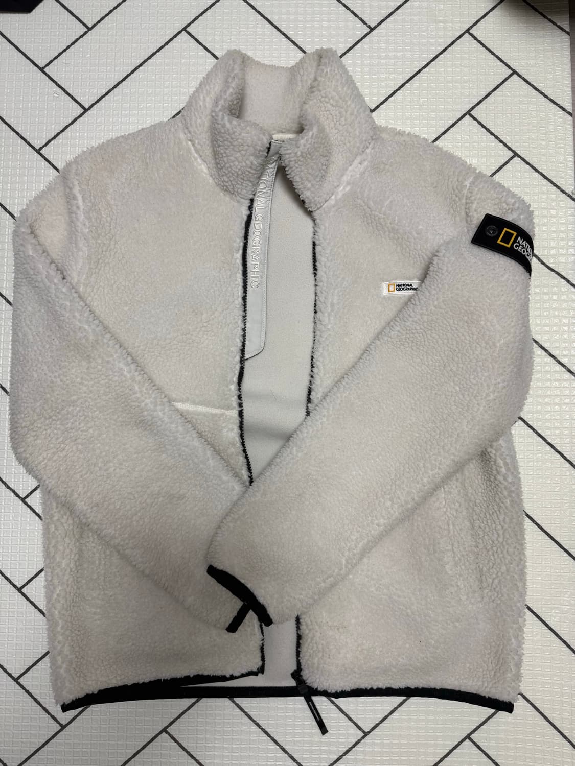 내셔널지오그래픽 집업 상품이미지1