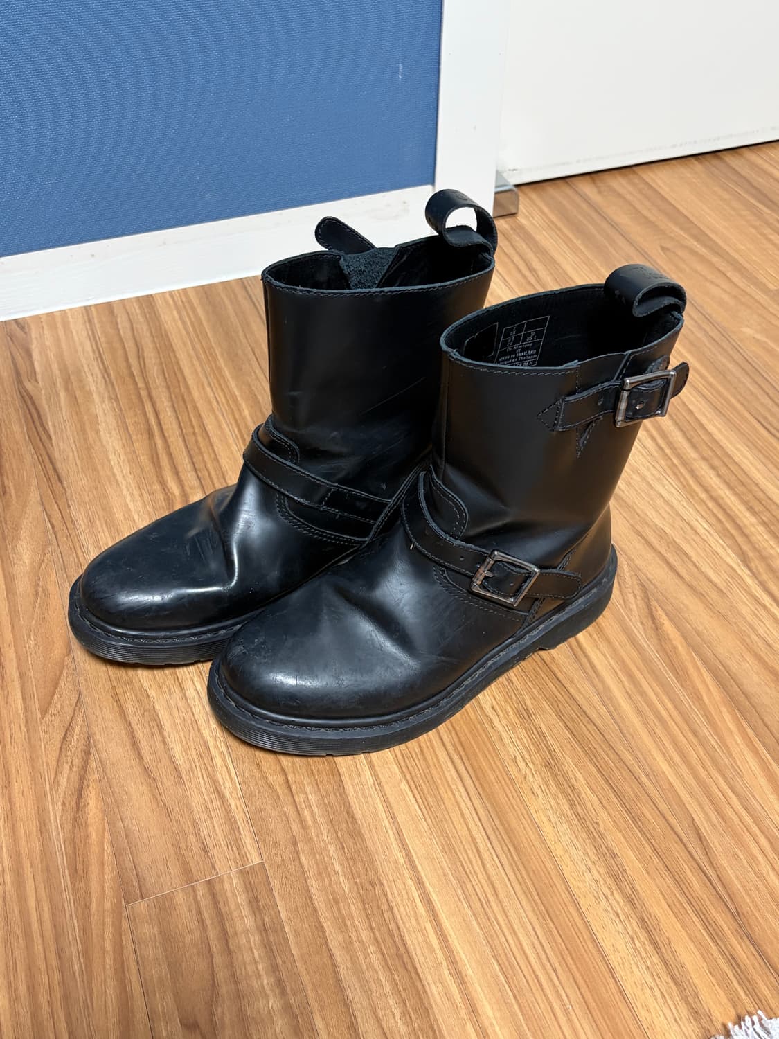 Dr. Martens engineer boots 상품이미지1