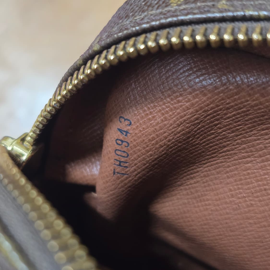 루이비통 가방 크로스백 아마존 상품이미지10