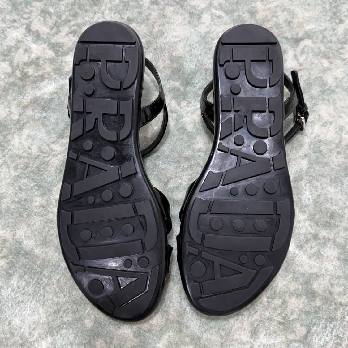[240mm] PRADA 프라다 에나멜 샌들 상품이미지8