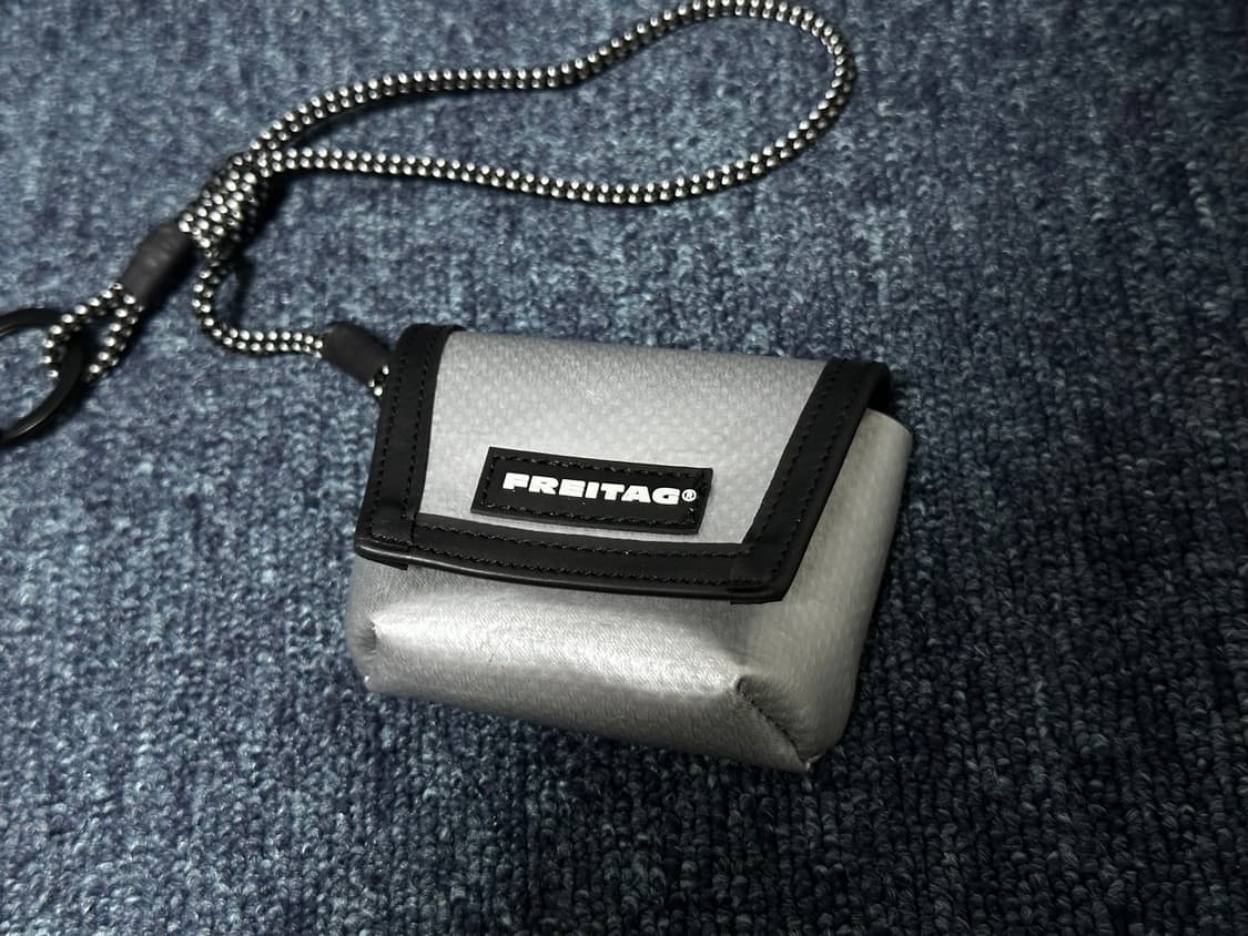 새제품 Freitag 프라이탁 미니 키링 판매(에어팟파우치) 상품이미지1