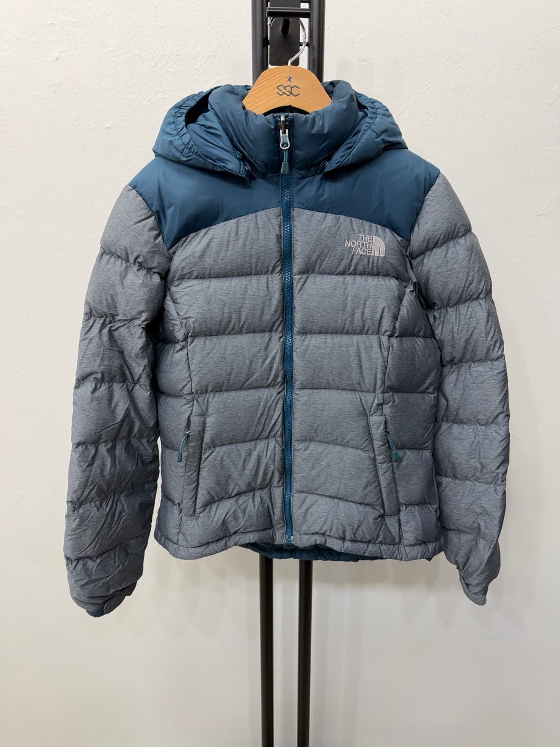 정품) 노스페이스 여성 700필 구스패딩 M 상품이미지1
