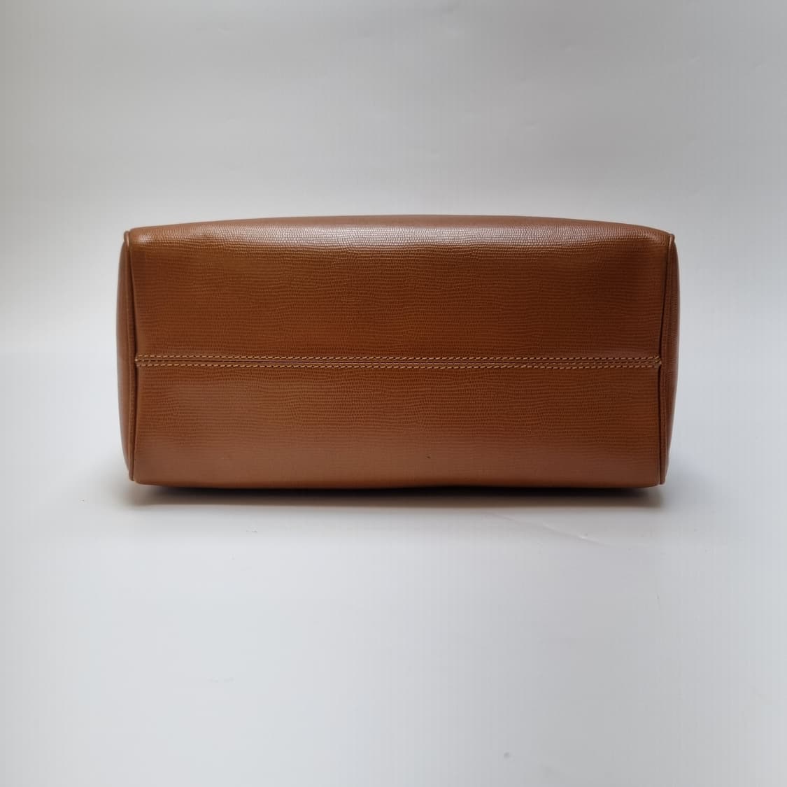 셀린느 CELINE 카멜 레더 메탈로고 숄더백 (최상급) 상품이미지7