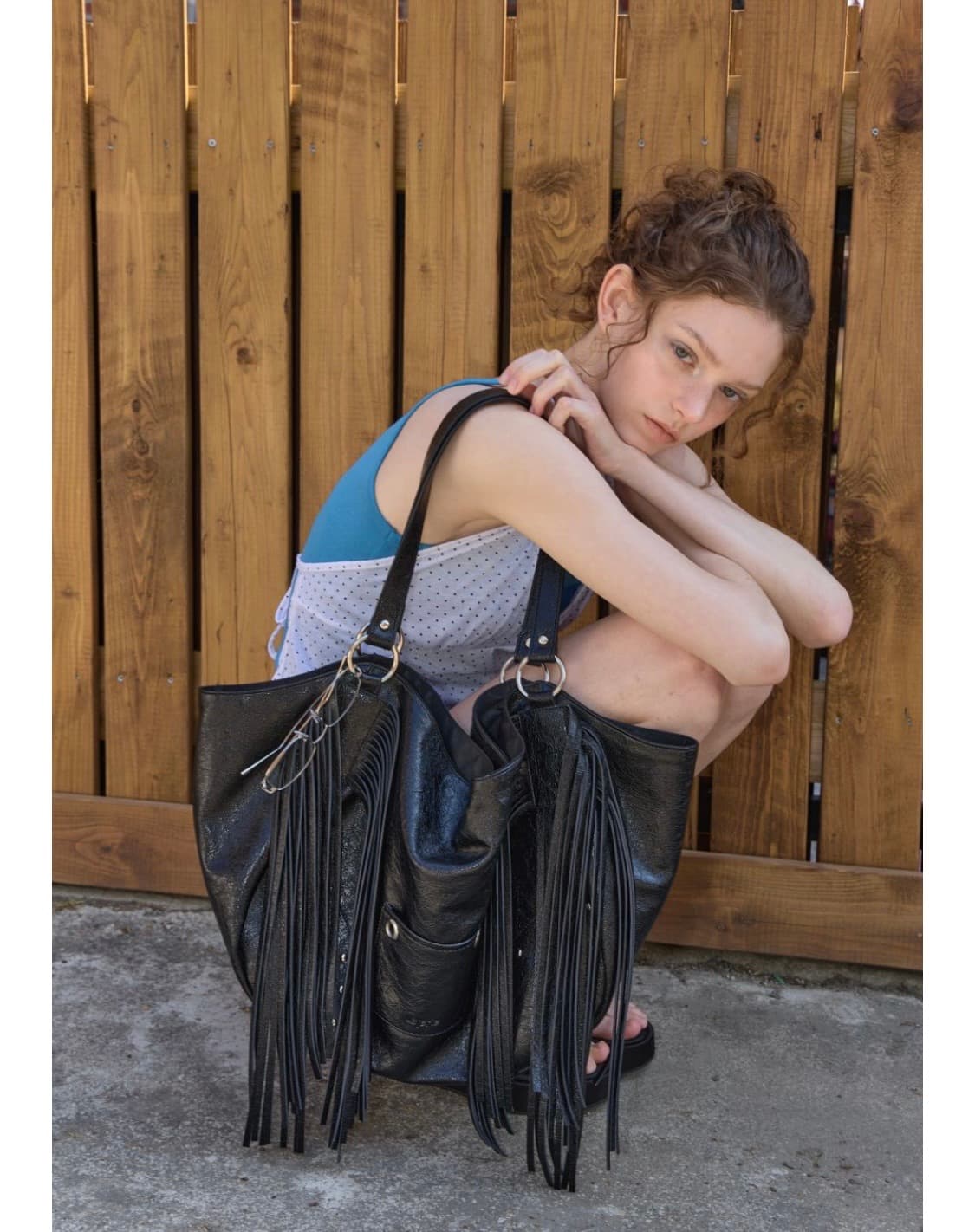 레터리 테슬 숄더백 상품이미지2