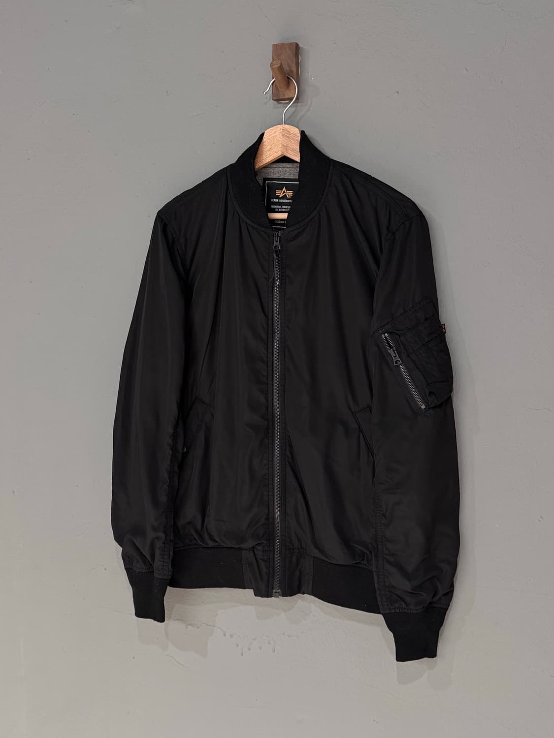 알파인더스트리 블랙 Ma-1 블루종 자켓 상품이미지1