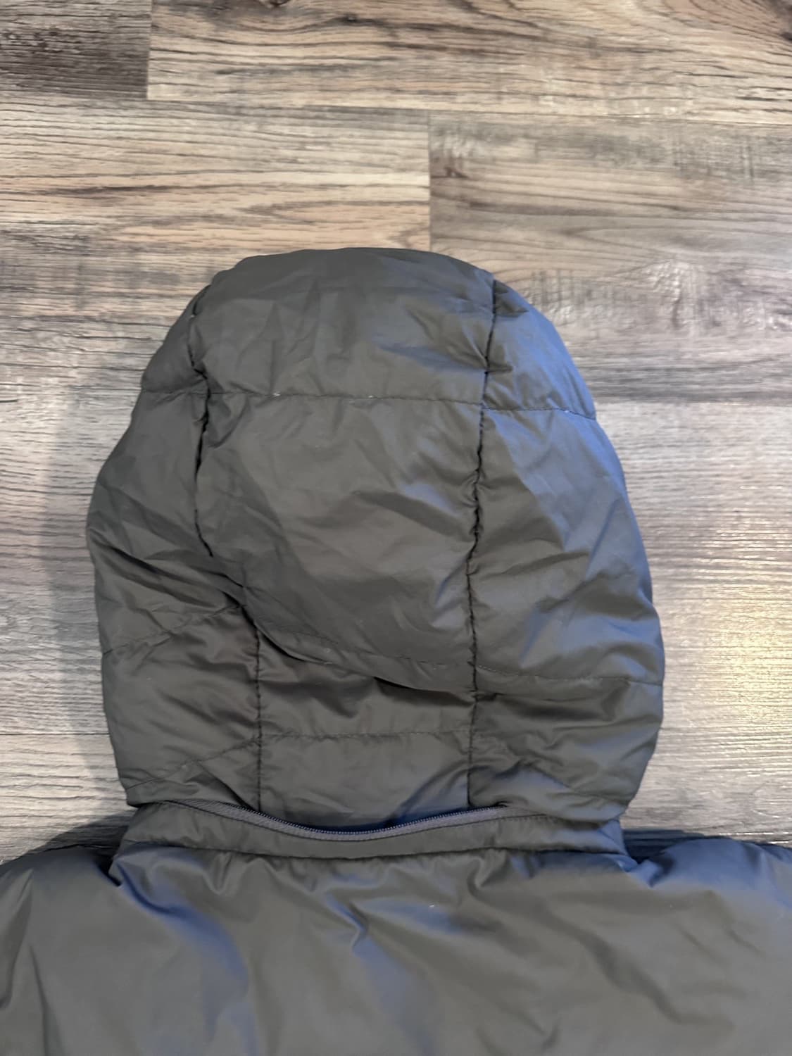 파타고니아 멘즈 후디 경량패딩 그레이 상품이미지6