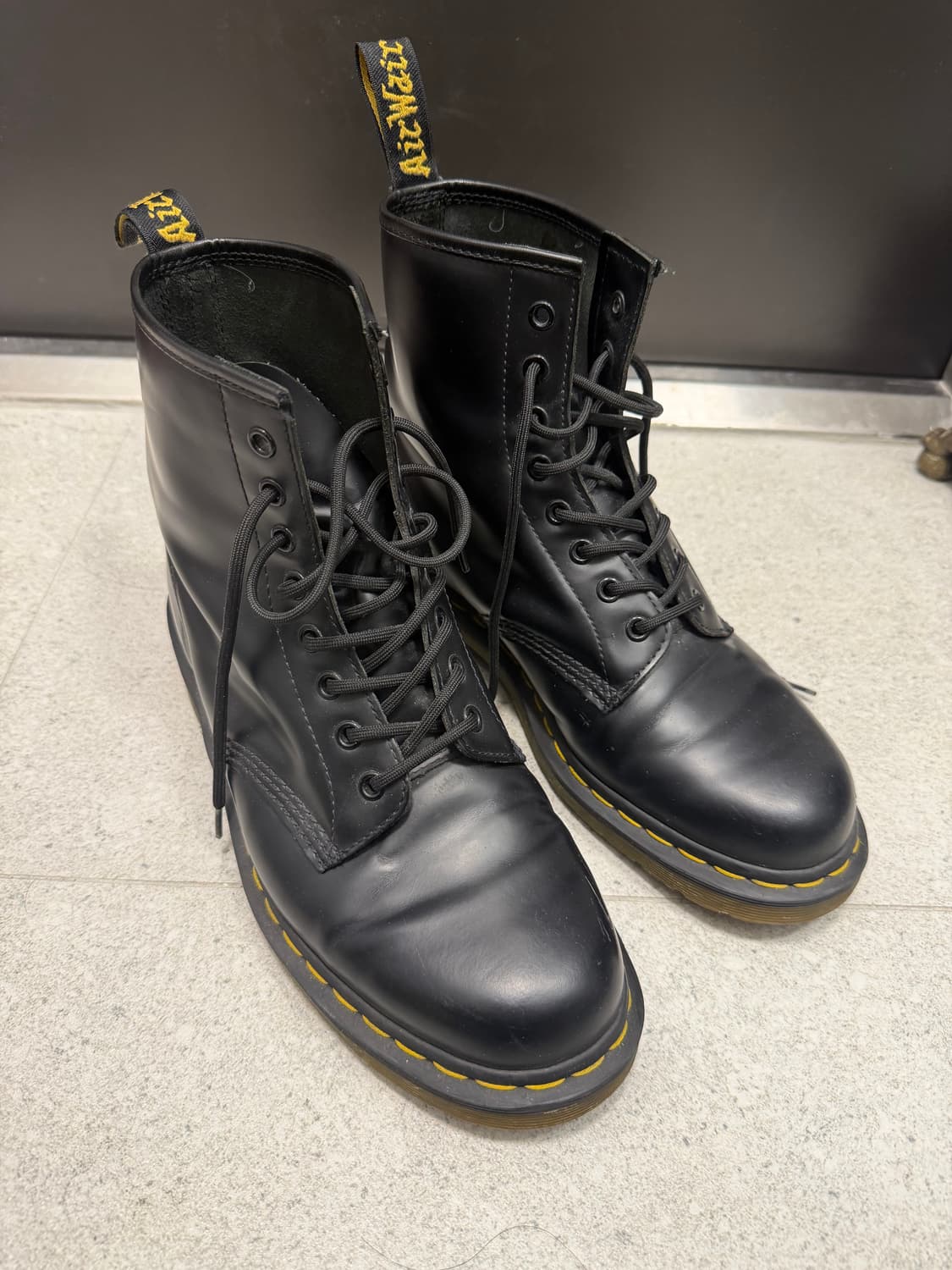 닥터마틴 1460 스무스레더 uk9 상품이미지1