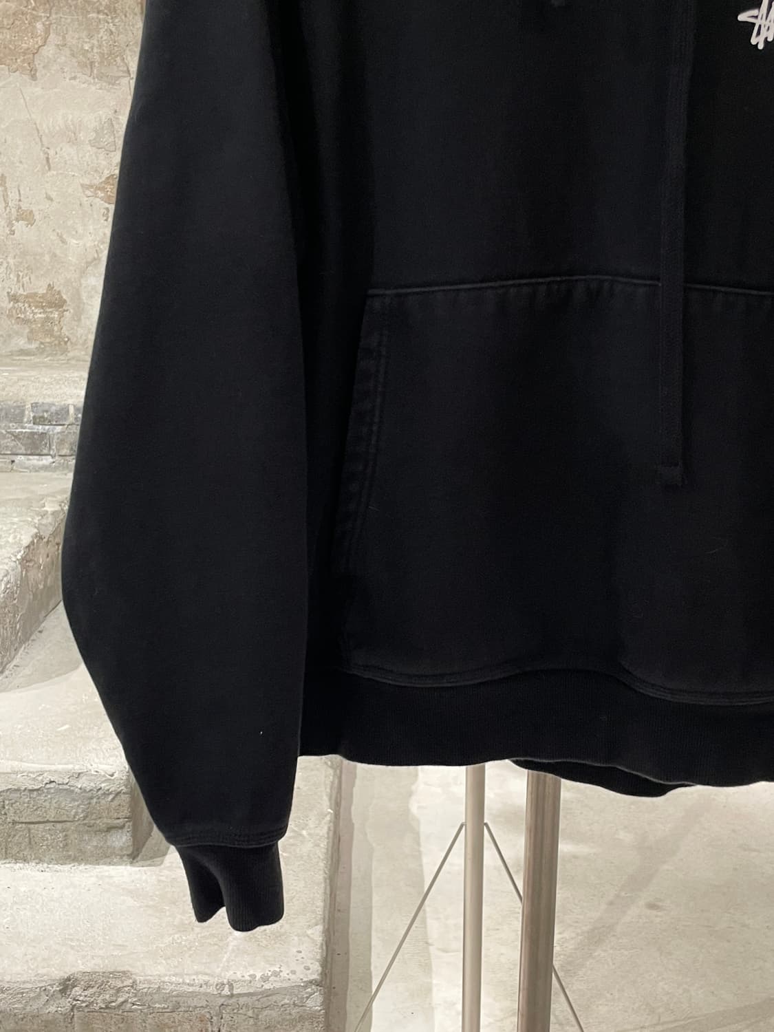 스투시 블랙 로고 베이직 캥거루 포켓 후디 상품이미지4