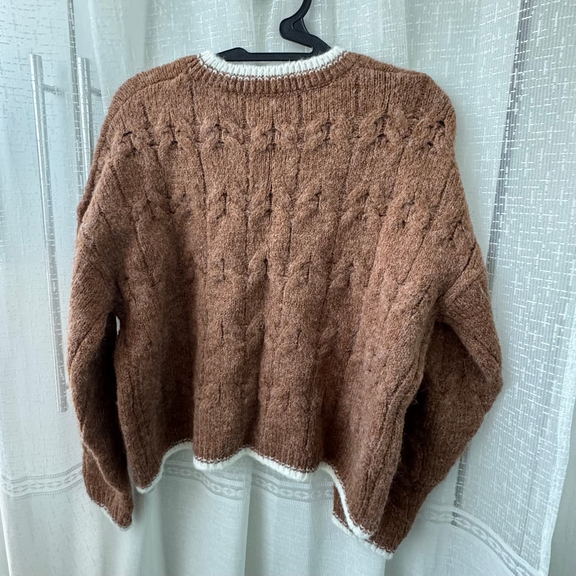 브라운 화이트배색 긴팔 니트티셔츠 상품이미지5