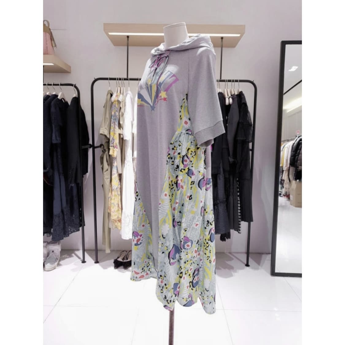 오즈세컨 프린팅 블록 후드 원피스 상품이미지1