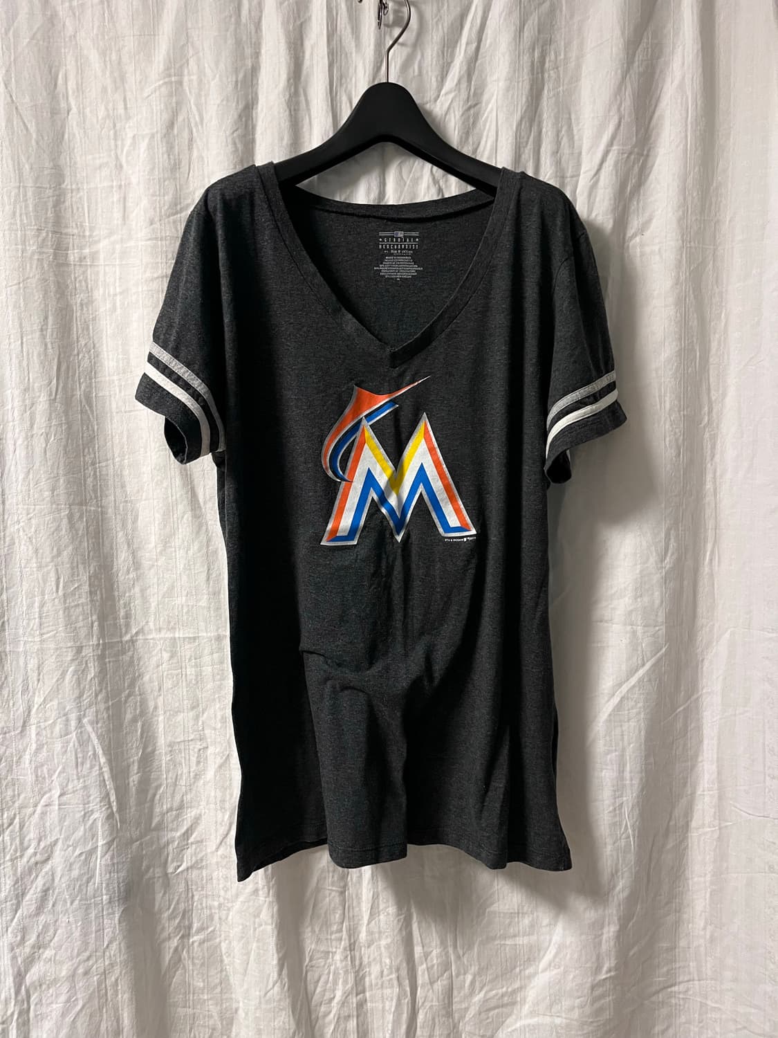 Vintage Miami Marlins V-Neck T-Shirt 상품이미지1