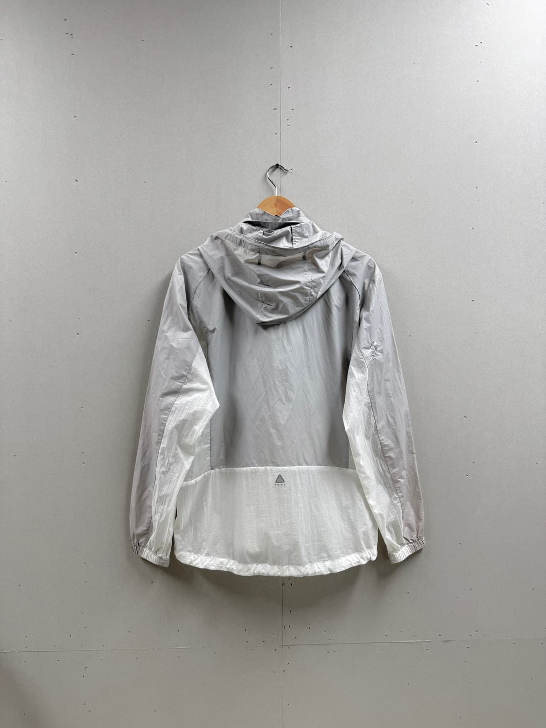 남성 105 슬림 / 네파 경량 바람막이 상품이미지9