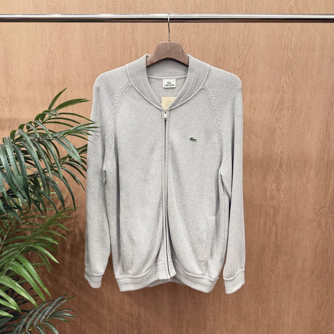 라코스테 니트 집업 가디건 로고 자수 디테일 레귤러핏 라이트 그레이 상품이미지1