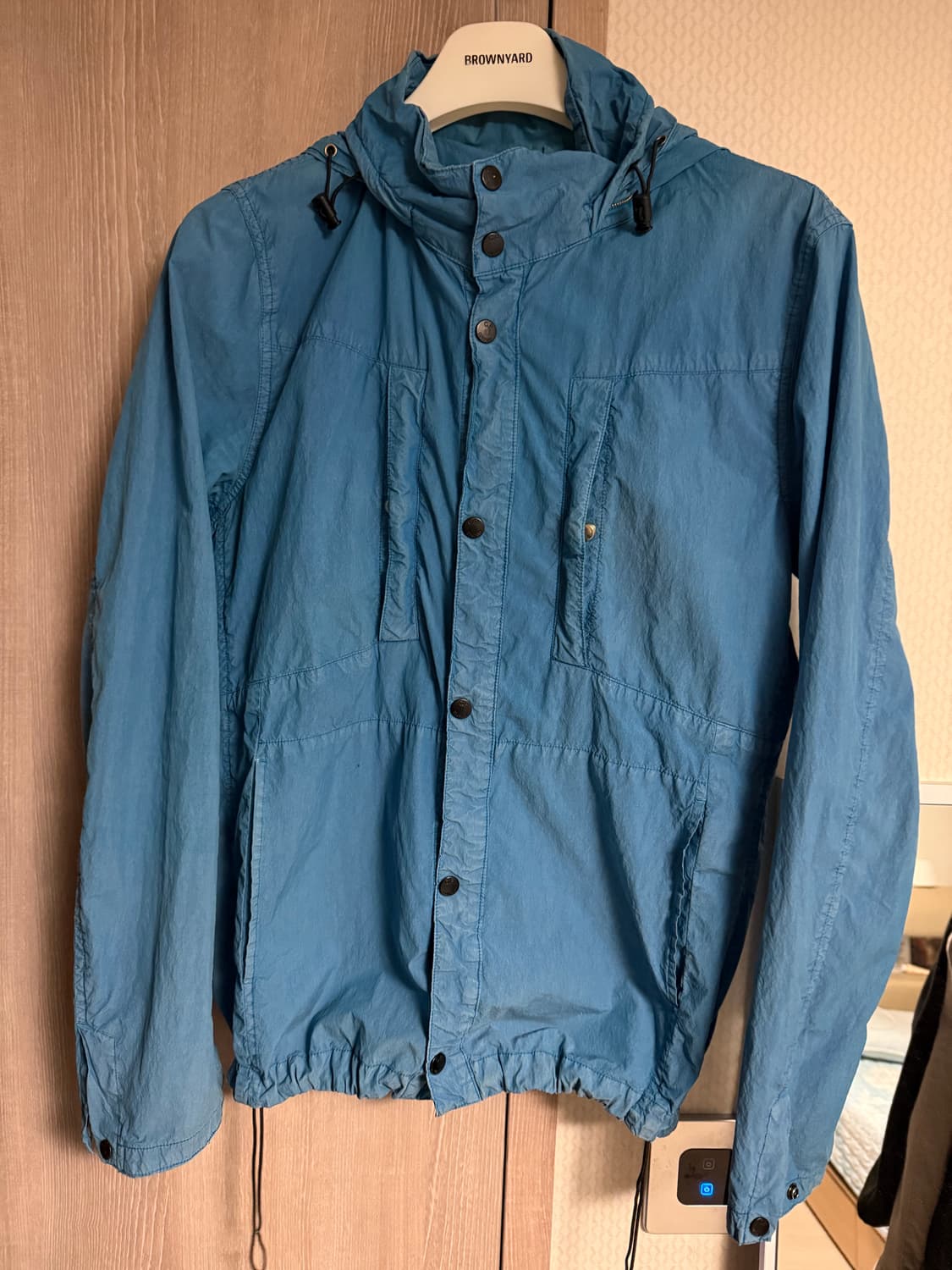 Cp 컴퍼니 고글 바람막이 블루 105 사이즈 팝니다 상품이미지1