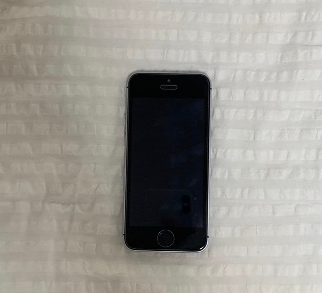 아이폰 SE 1세대 스페이스그레이 128GB 상품이미지2