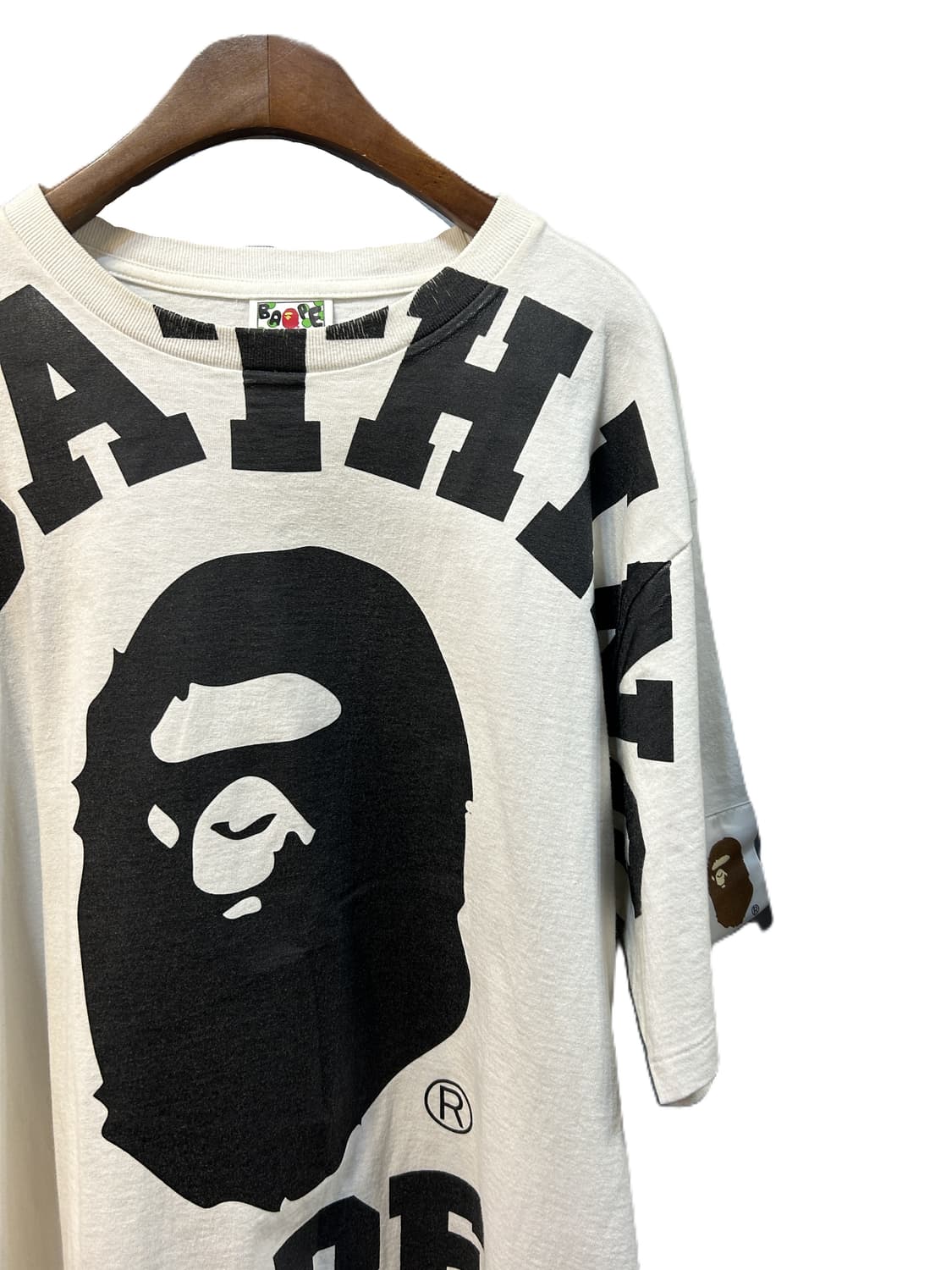 베이프 솔리드 화이트 컬리지 로고 티셔츠 상품이미지3