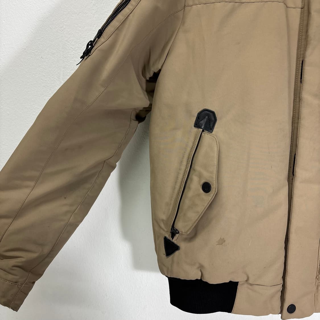 M 아이더 스투키 베이지 덕다운 라쿤퍼 덕다운 패딩 상품이미지2