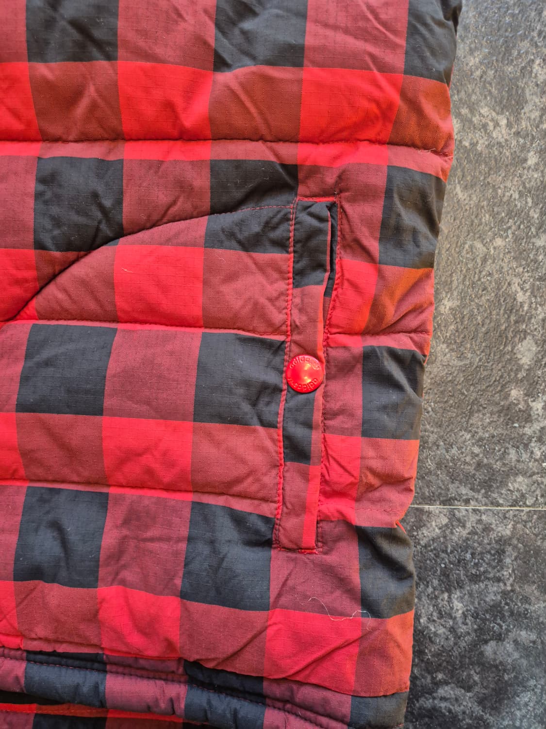 아디다스 체크(화이어버드)패딩 조끼 M 상품이미지5