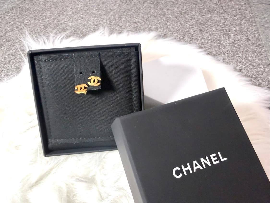 샤넬 심플 골드 이어링 상품이미지8