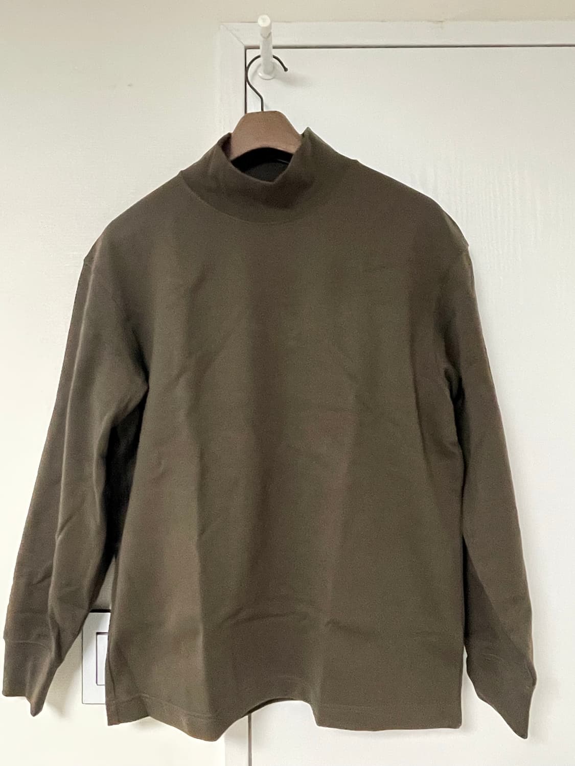 유니클로u 브러시드모크넥T 상품이미지2