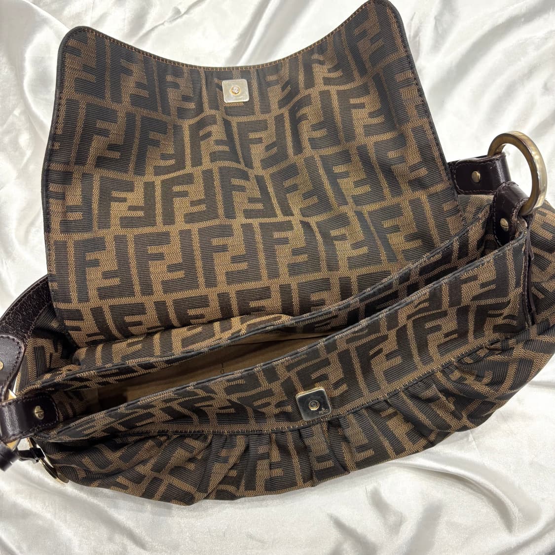 펜디 주카 숄더백 가방 상품이미지8