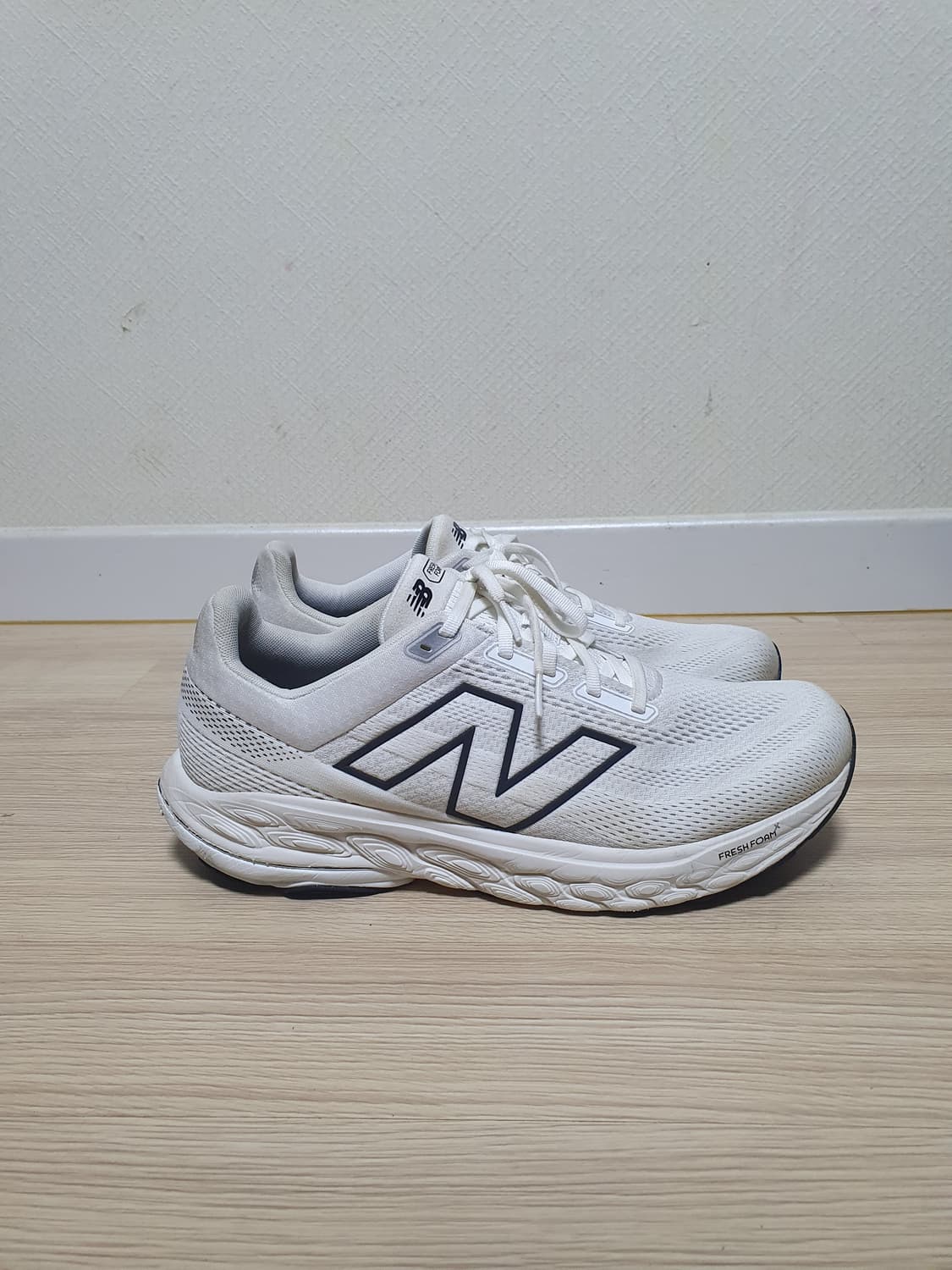 뉴발란스 860 프레쉬폼 운동화 300 상품이미지1