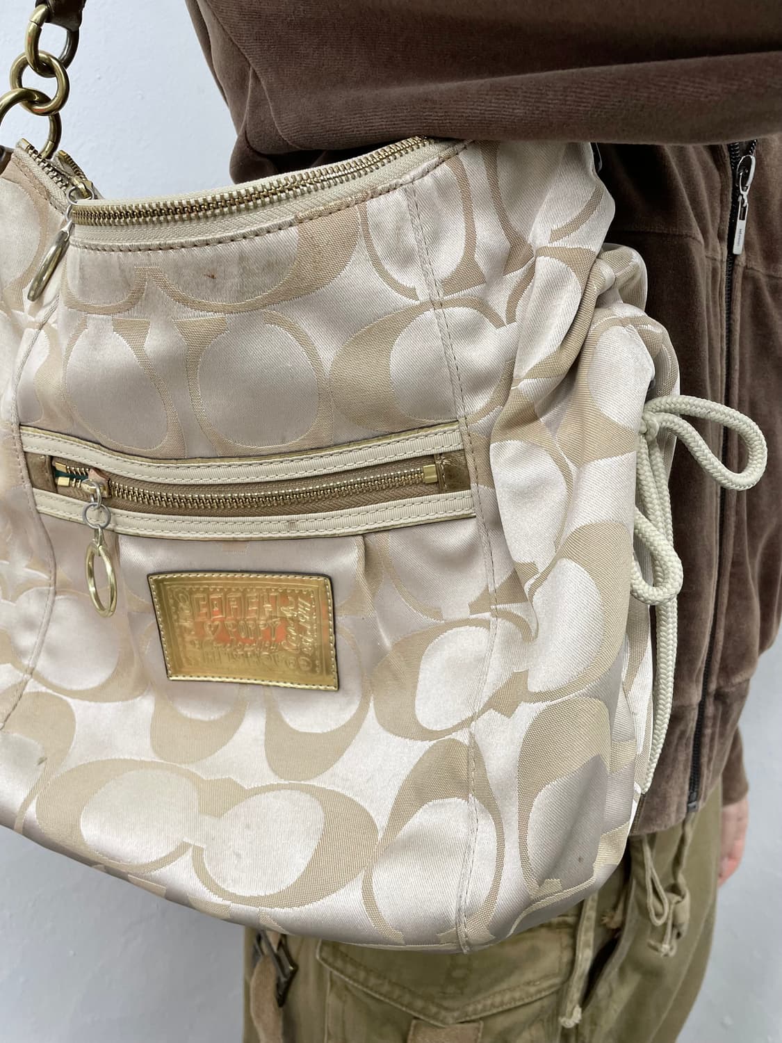 코치 자카드 셔링 호보백 상품이미지3