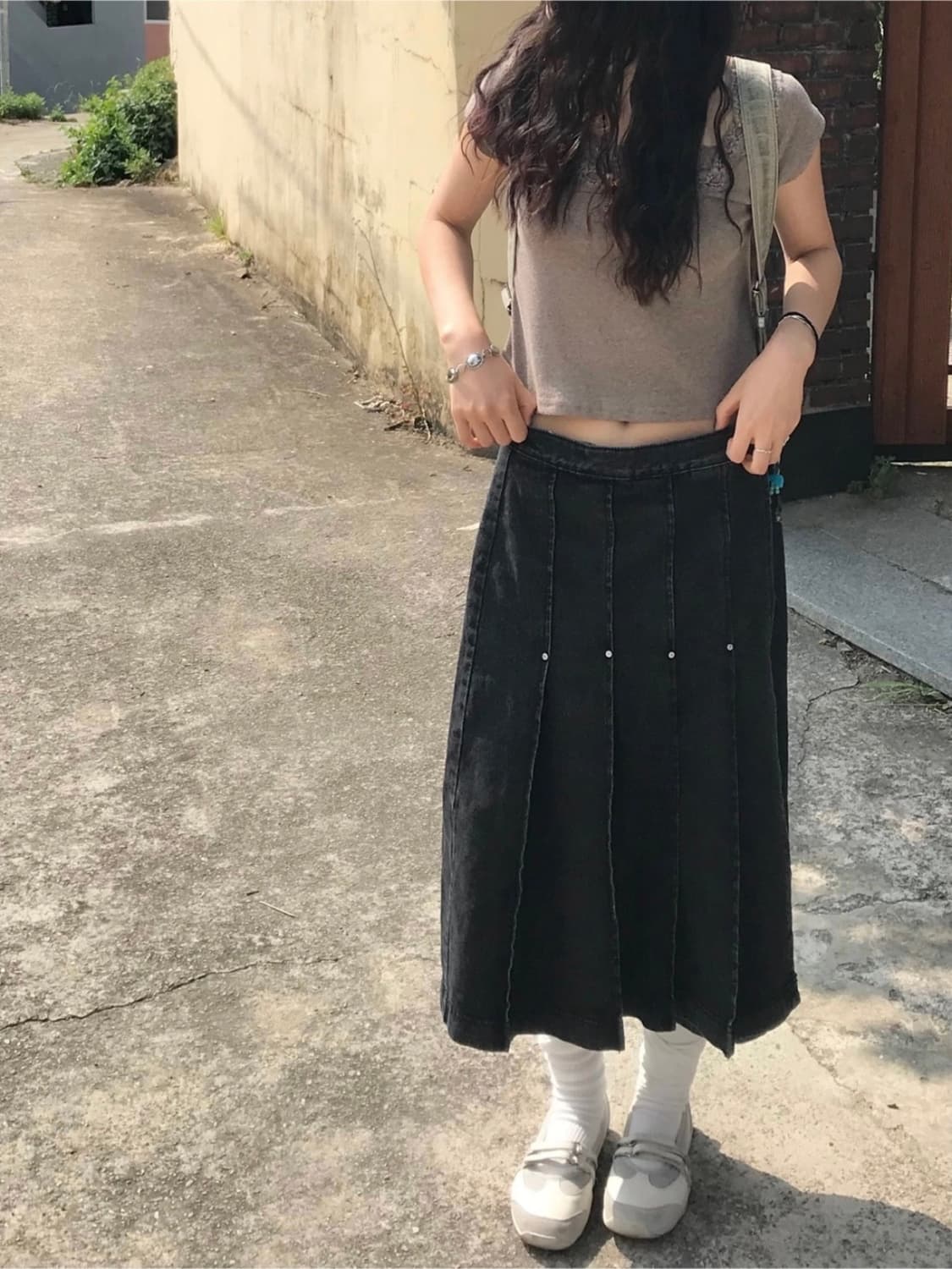 플리츠 데님 롱 스커트 상품이미지1