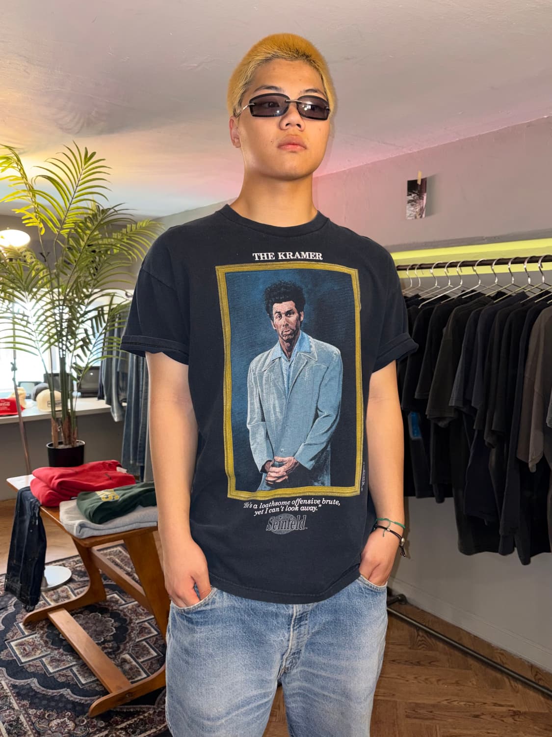 90‘s Seinfeld Cosmo Kramer print faded T 상품이미지2