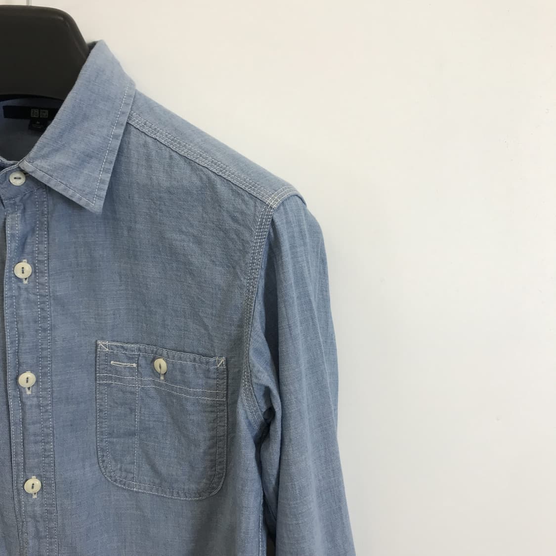 유니클로 샴브레이 셔츠 라이트블루 [M] 상품이미지2
