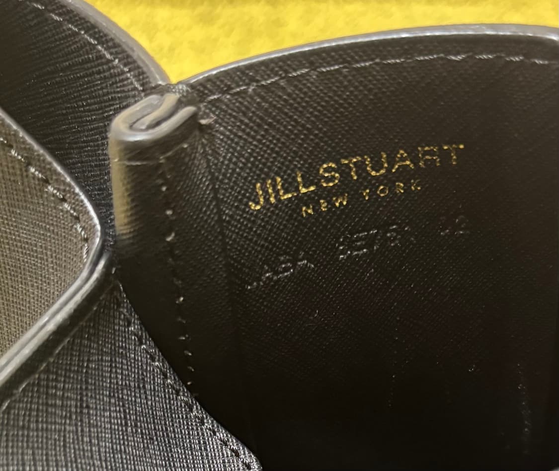 질스튜어트 블랙 하트참 토트백 상품이미지4