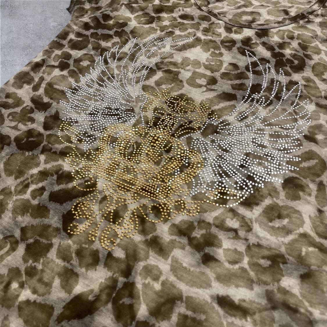 안지크 Anzich 브라운 레오파드 크라운 윙 스터드 반팔 티셔츠 85 상품이미지3