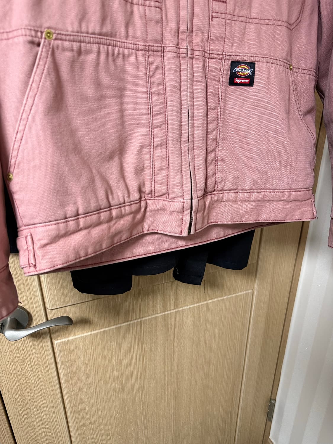 [M]슈프림 x 디키즈 후드 워크 자켓 핑크 - 24FW 상품이미지5