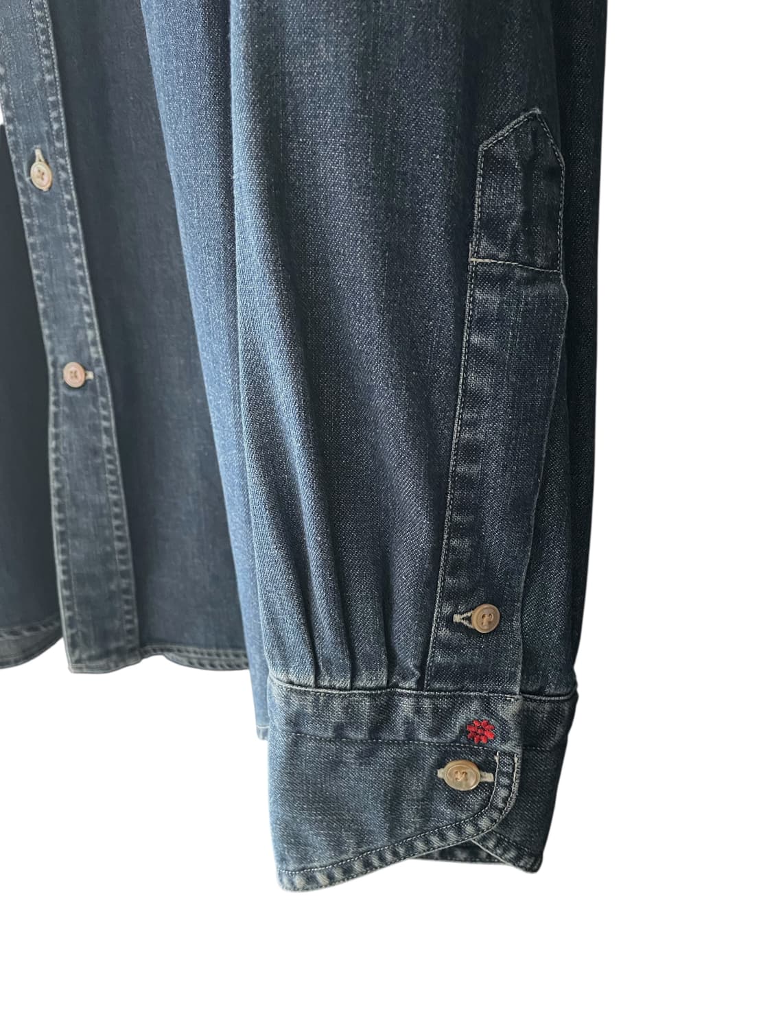 볼조넬라 버튼다운 칼라 데님 셔츠 40사이즈 팝니다. 상품이미지6