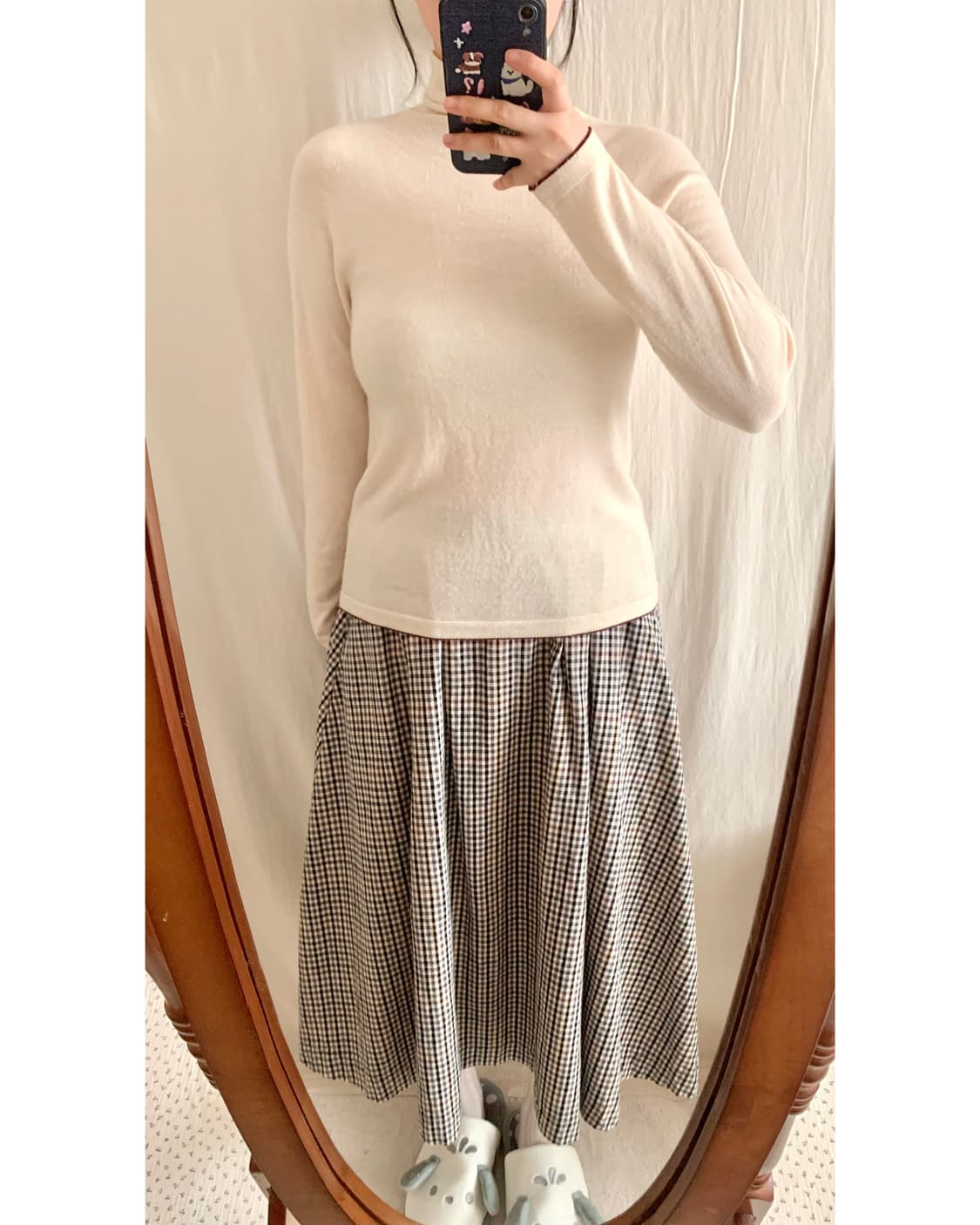 크림 배색 폴라 니트 상품이미지1