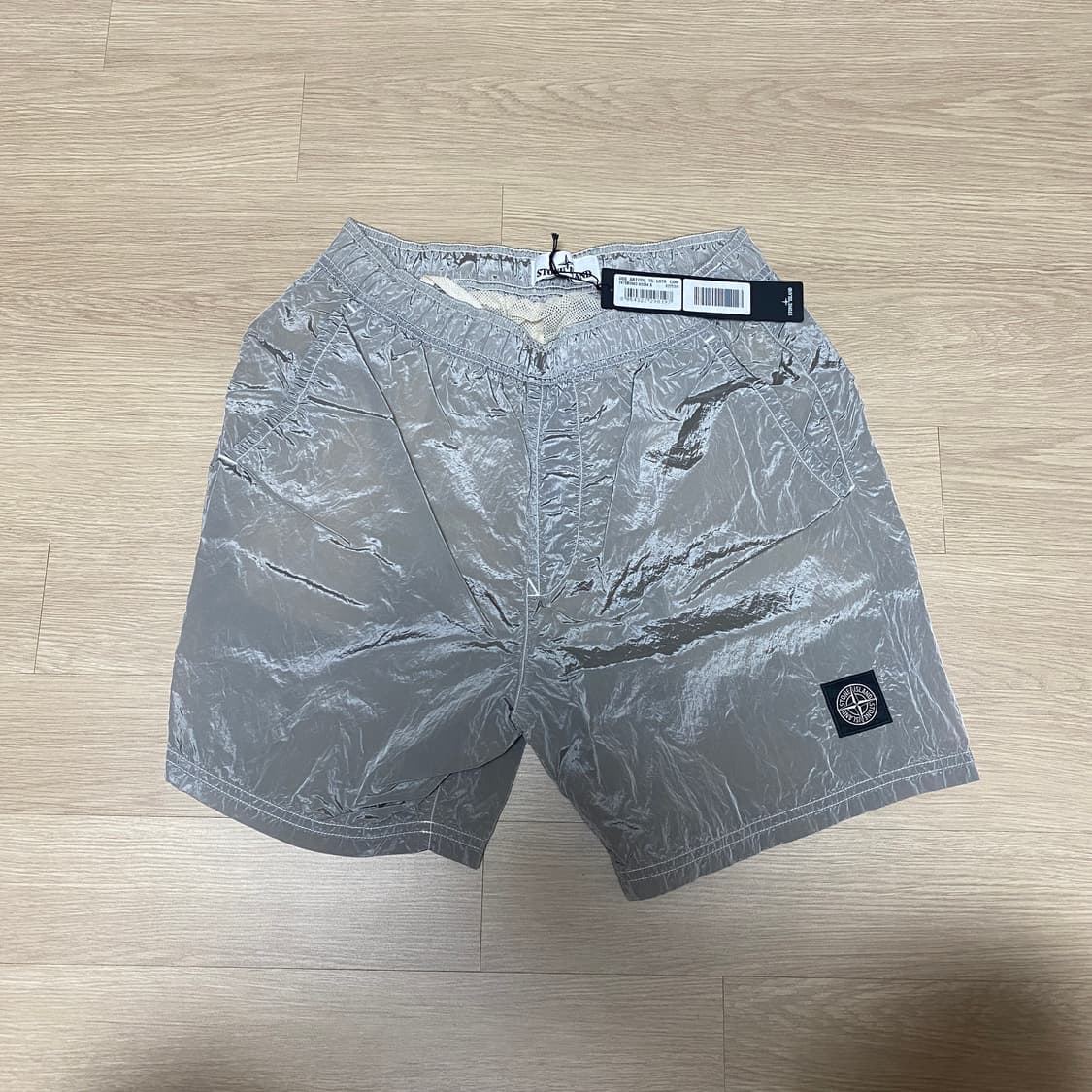 [ S ] 스톤 아일랜드 나일론 메탈 쇼츠 상품이미지1