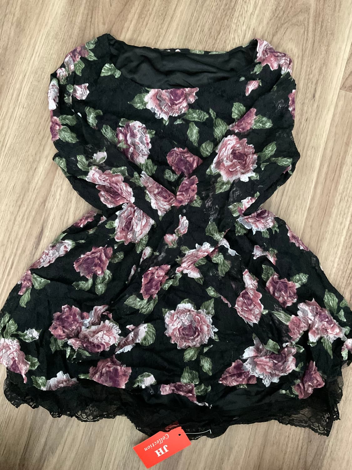 레이어룸 빈티지 플라워 탑 상품이미지1