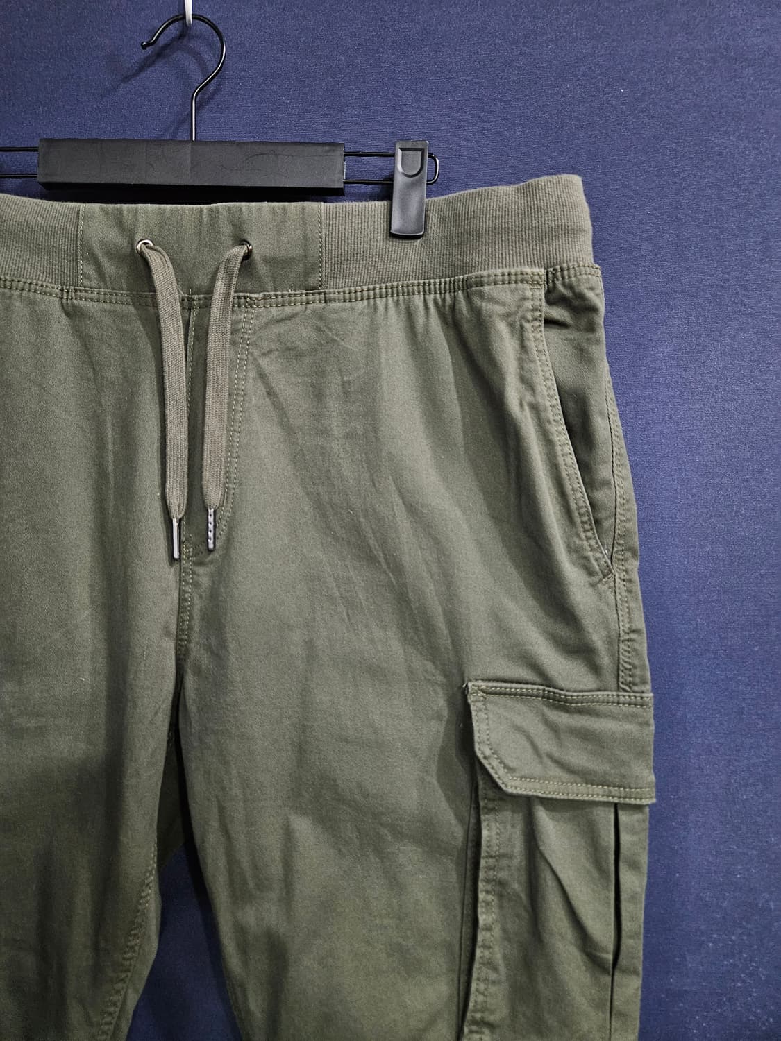 H&M 에이치앤엠 카키 남성 슬림핏 허리 36~38 데님 카고 조거팬츠  상품이미지4