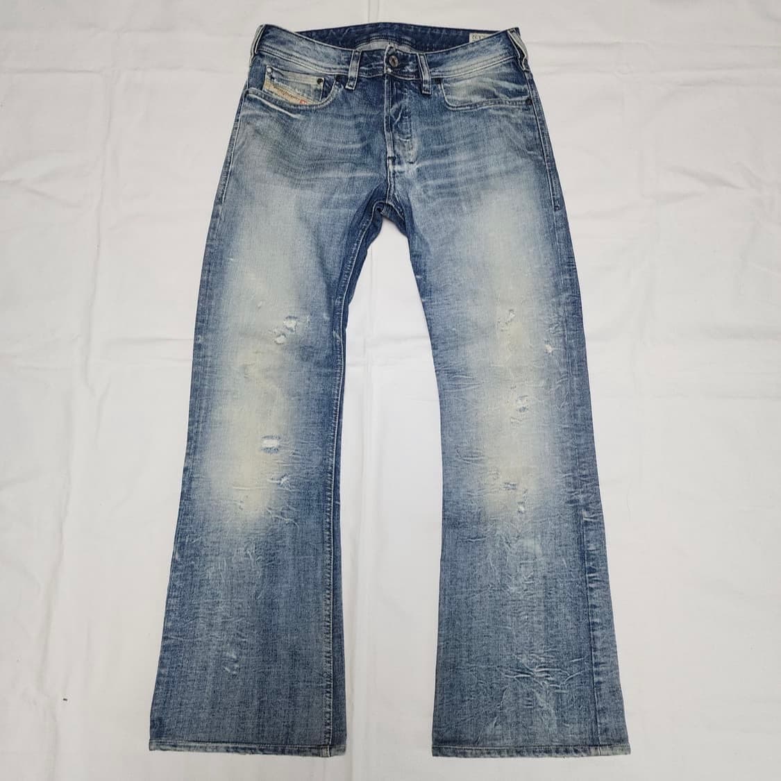 디젤 ZATHAN 연청 워시드 플레어데님팬츠 상품이미지1