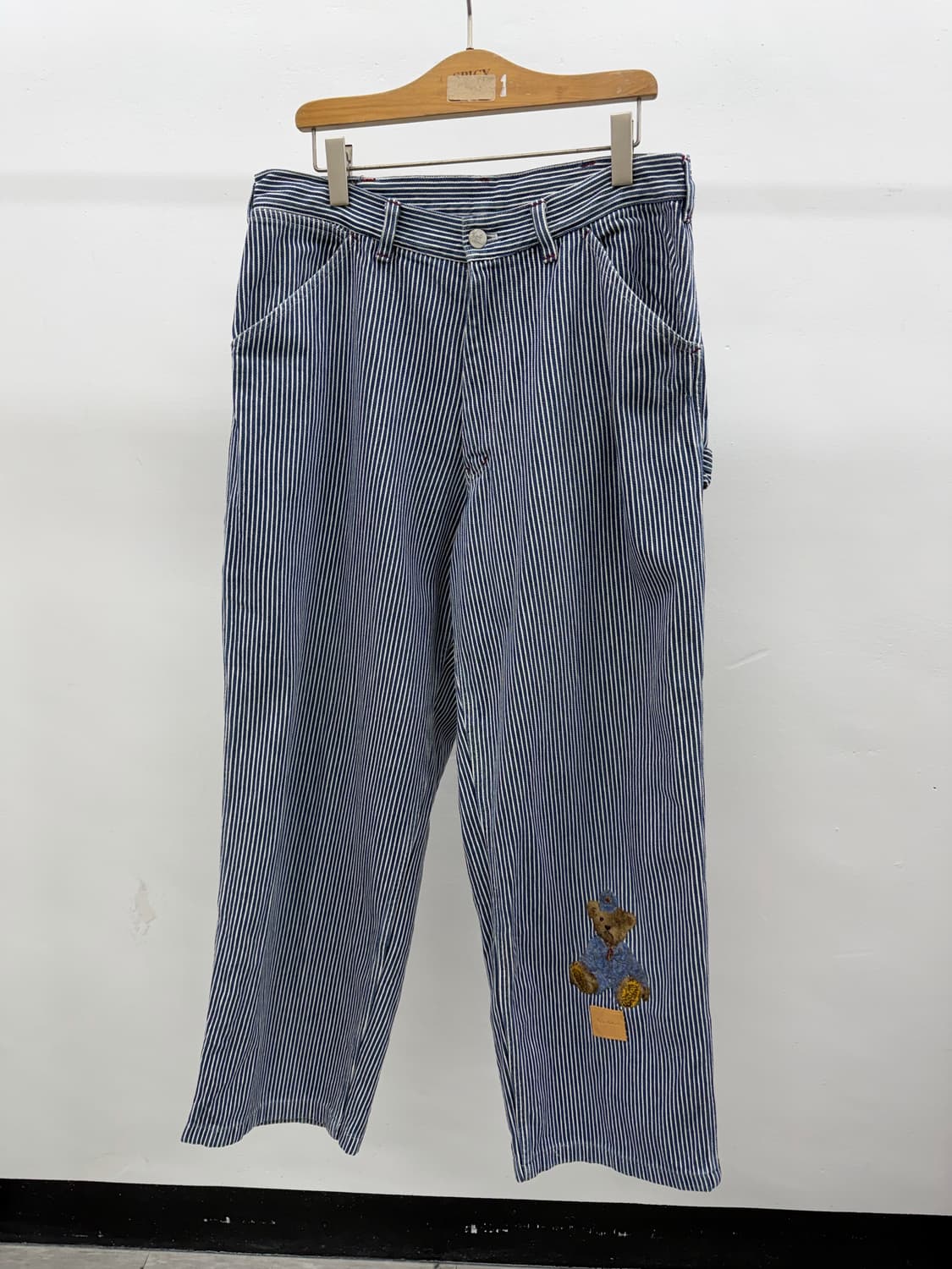 [희귀/S급] 칼 헬무트(Karl Helmut) 시그니처 곰돌이 자수 히 상품이미지1