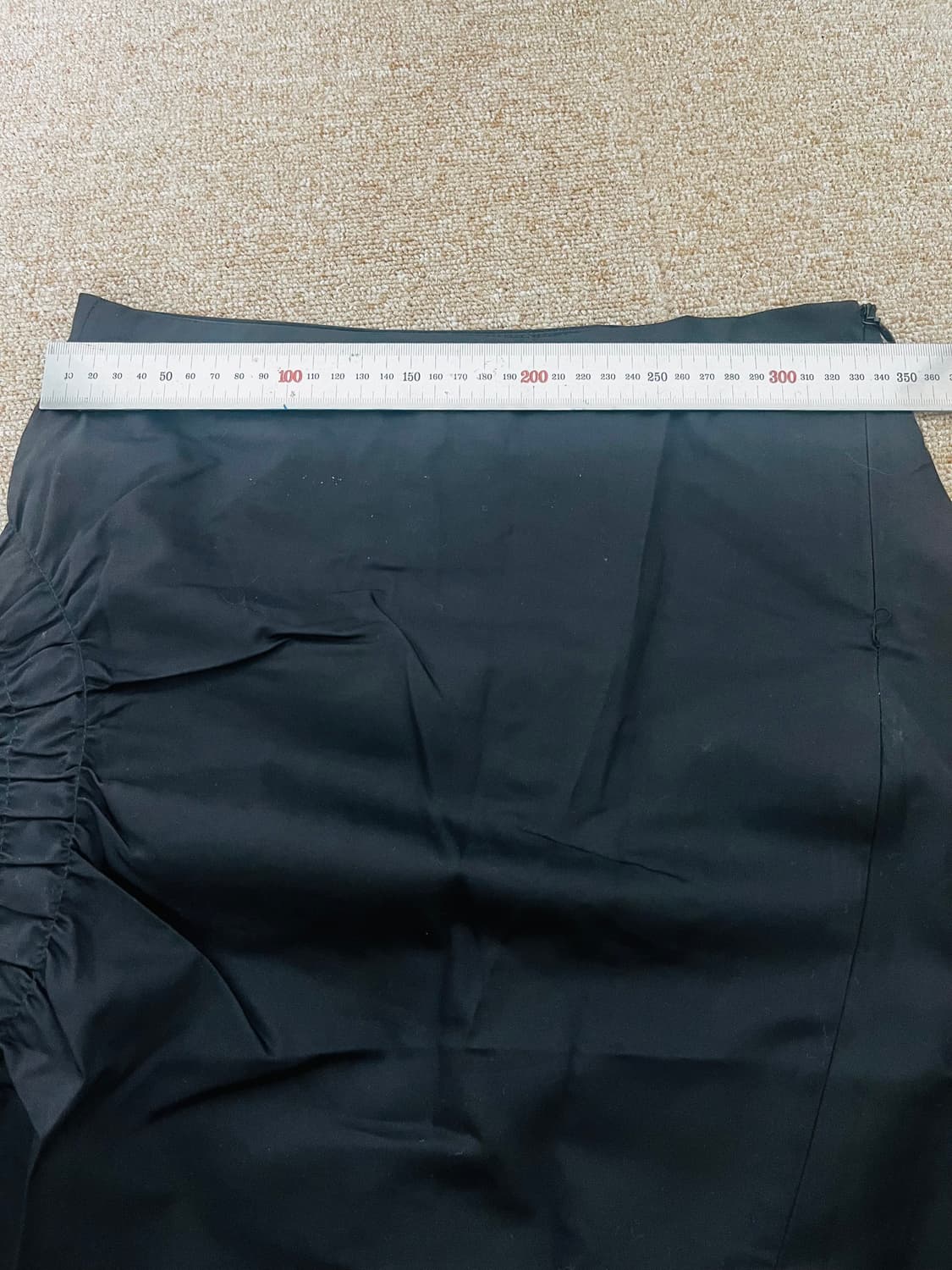 론론 미들 언발란스 블랙 스커트 상품이미지3