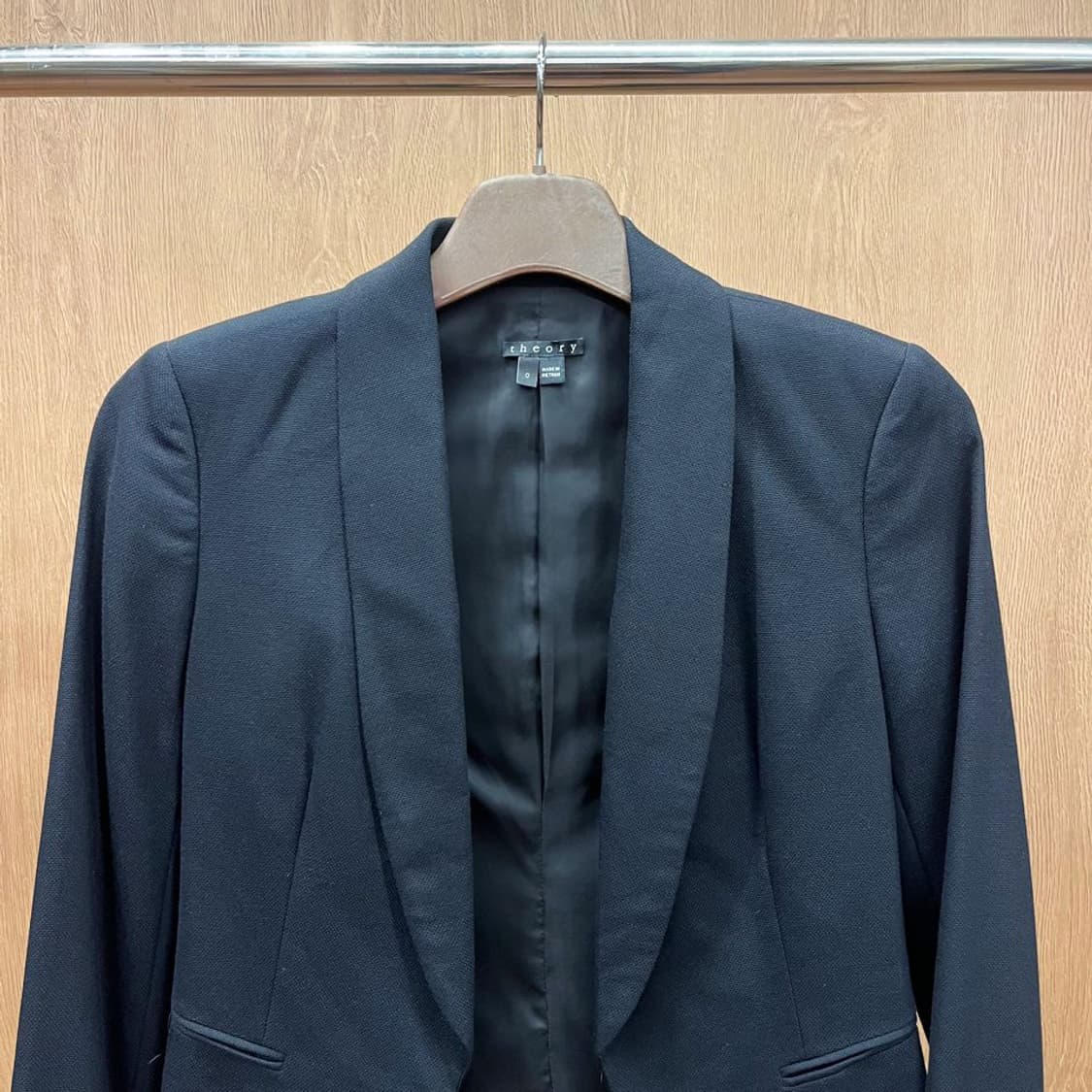 띠어리 숏 블레이저 자켓 프론트 오픈 입체 패턴 절개 포켓 디테일 블랙 상품이미지4